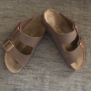 Brown birkenstocks with gold buckle Clearance
